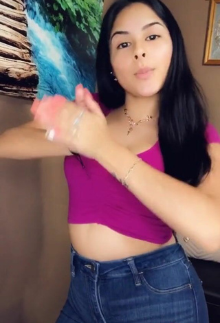 4. Sexy Lizeth Banda in Pink Crop Top