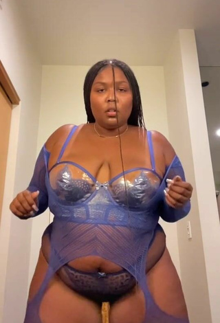 3. Sexy Lizzo Shows Cleavage in Blue Lingerie