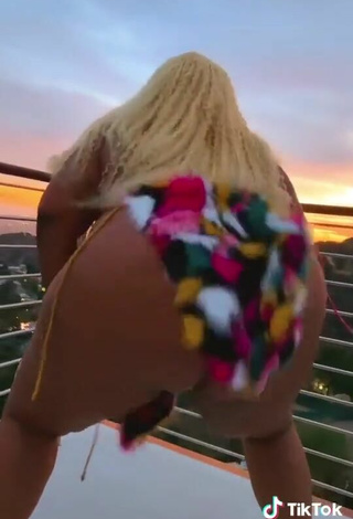 5. Cute Lizzo Shows Big Butt on the Balcony