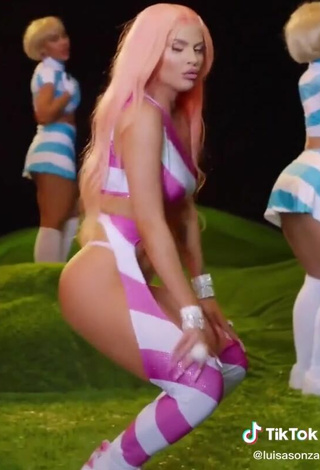 3. Sexy Luísa Sonza Shows Butt while Twerking