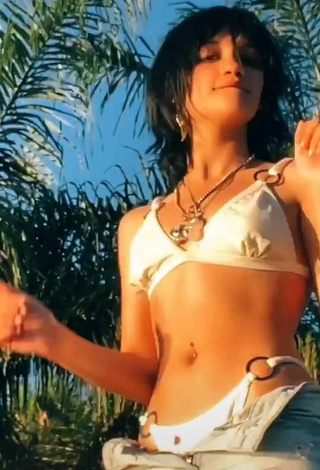 5. Sexy Luna Montes in White Bikini Top