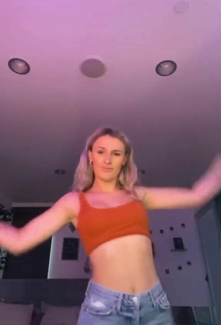 2. Pretty Madi Monroe Shows Cleavage and Bouncing Boobs in Red Crop Top