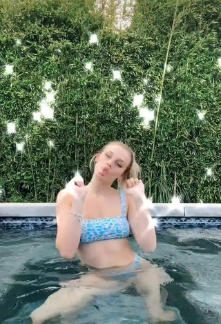2. Elegant Madi Monroe in Bikini at the Swimming Pool