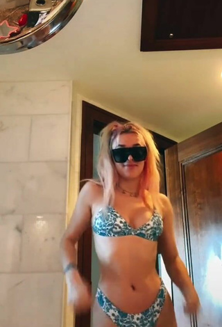 5. Erotic Madi Monroe in Bikini