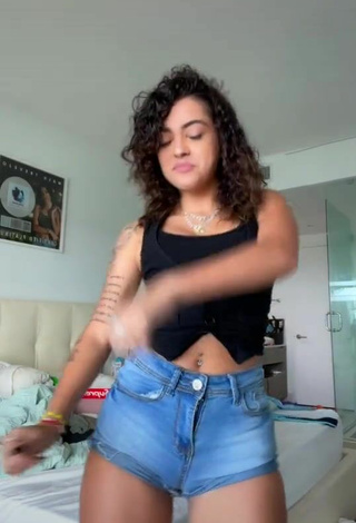 4. Amazing Malu Trevejo Shows Cleavage in Hot Black Top