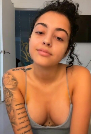 3. Malu Trevejo Demonstrates Really Sexy Cleavage
