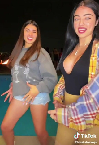 5. Sweetie Malu Trevejo Shows Cleavage in Top at the Swimming Pool