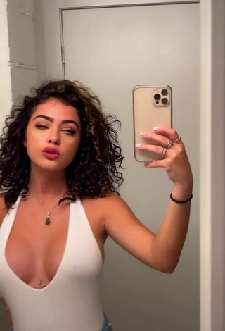 2. Hot Malu Trevejo Shows Cleavage in White Top Braless