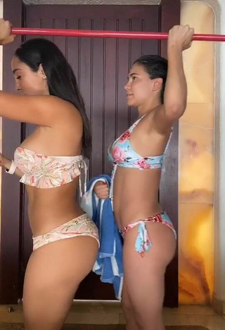 Hottest Manelyk González in Bikini