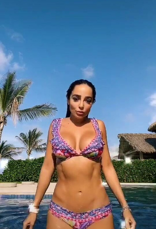4. Sexy Manelyk González in Bikini at the Swimming Pool