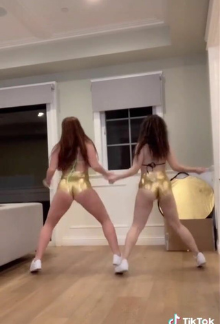 3. Beautiful Mikaila Murphy Shows Butt while Twerking