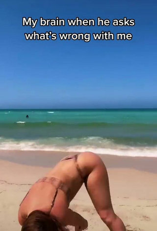 4. Hot Mikaila Murphy Shows Butt at the Beach and Bouncing Tits