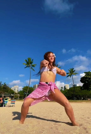 Pretty Mikaila Murphy in Bikini at the Beach while Twerking
