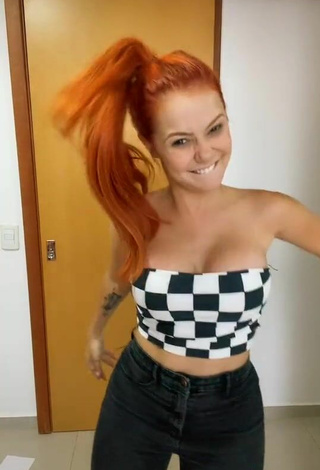 5. Sexy Mirela Janis Shows Cleavage in Checkered Tube Top