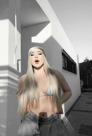 5. Erotic Paola Montserrat Pantoja Lizárraga in Blue Bikini Top