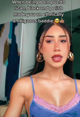 1. Sexy Eva Gutowski Shows Cleavage in Top