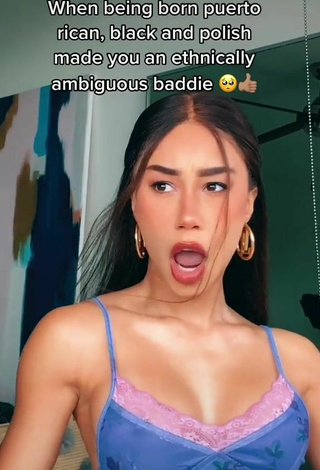 2. Sexy Eva Gutowski Shows Cleavage in Top