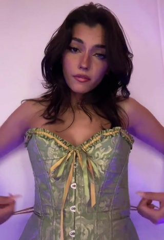 5. Sexy Noor Dabash Shows Cleavage in Corset