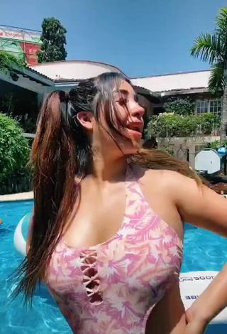 1. Hot Ana Daniela Martínez Buenrostro Shows Cleavage in Swimsuit at the Swimming Pool