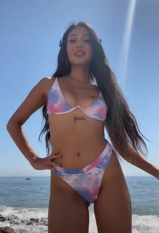 1. Amazing Queen Star in Hot Bikini at the Beach