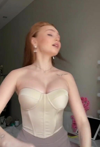 4. Beautiful riwww Shows Cleavage in Sexy Beige Corset