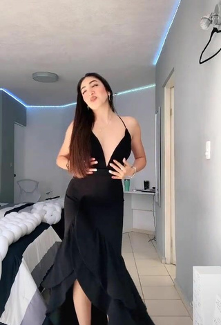 4. Sexy Rosalinda Salinas Shows Cleavage in Black Dress