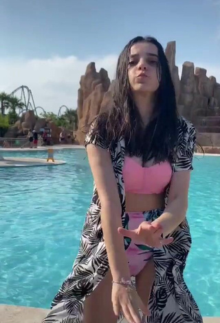 Sexy Yeliz Korkmaz in Bikini