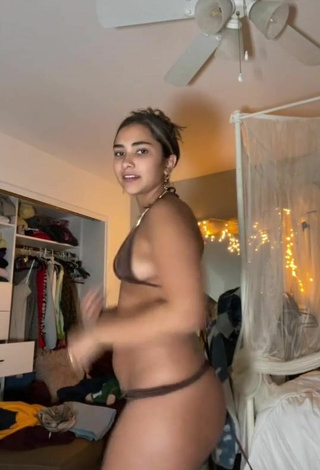 3. Amazing Sienna Mae Gomez Shows Butt