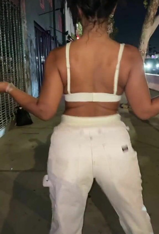 6. Sexy Sienna Mae Gomez in White Bra while Twerking