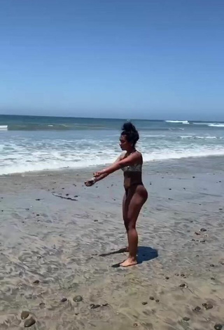 2. Hot Sienna Mae Gomez Shows Butt at the Beach