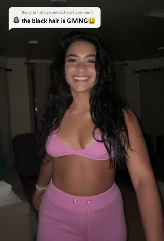 Sexy Sienna Mae Gomez Shows Butt