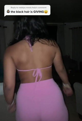 6. Sexy Sienna Mae Gomez Shows Butt