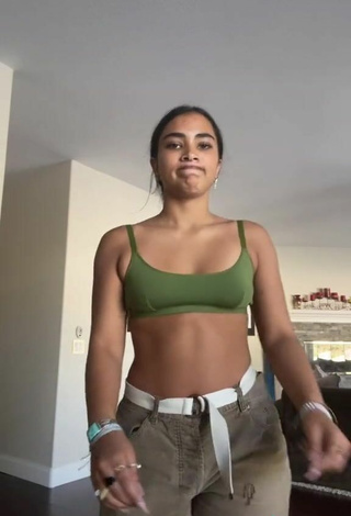 Sweetie Sienna Mae Gomez in Green Bra and Bouncing Boobs