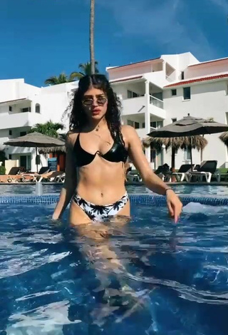 1. Alluring Sofia Mata in Erotic Bikini in the Pool