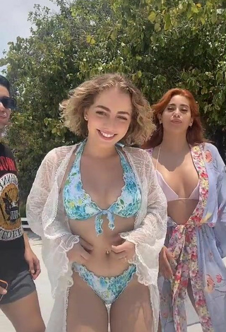 2. Sexy Daniela Alfaro in Bikini