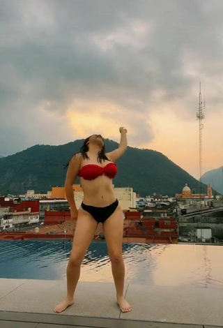 5. Sexy Lizbeth Rodríguez in Bikini