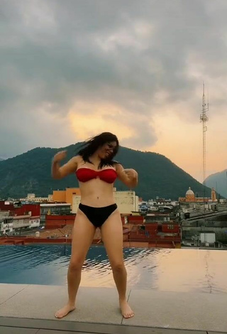 6. Sexy Lizbeth Rodríguez in Bikini