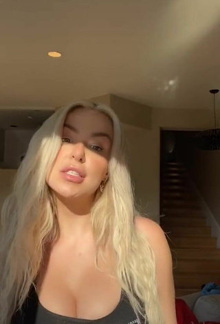 6. Alluring Tana Mongeau Shows Cleavage