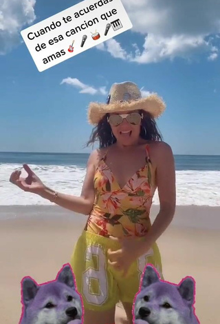 4. Sexy Thalia Shows Cleavage at the Beach