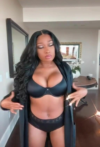 2. Hot Megan Thee Stallion Shows Cleavage