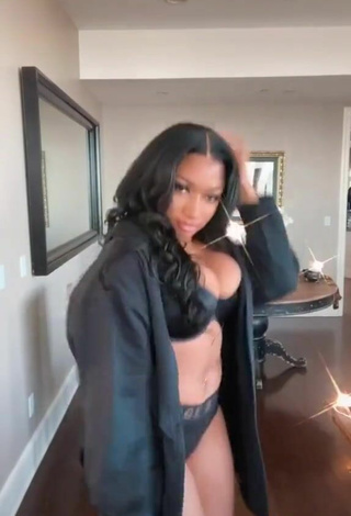 4. Hot Megan Thee Stallion Shows Cleavage