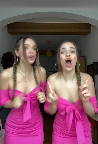 3. Sexy Aitana & Paula Etxeberria without Bra