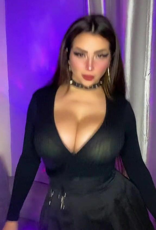 5. Vai Monroe Demonstrates Sexy Cleavage and Bouncing Tits