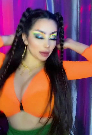 4. Cute Vai Monroe Shows Cleavage and Tits Bouncing