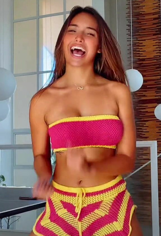 Sexy Vanessa Lopes in Tube Top