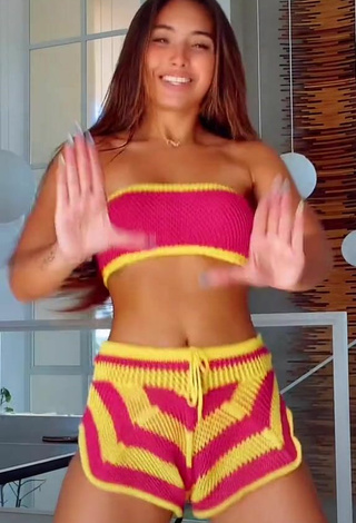 2. Sexy Vanessa Lopes in Tube Top