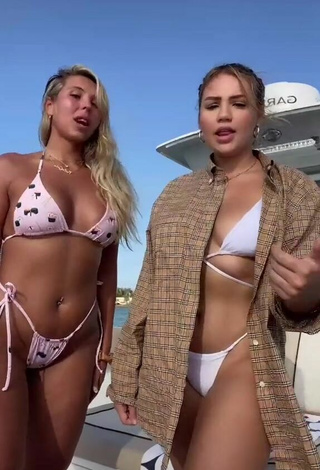 3. Sexy Virgínia in Bikini