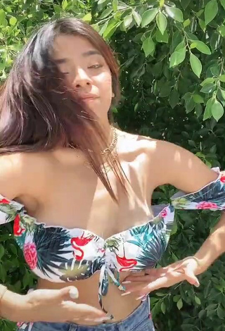 Pretty Zacil Jimenez in Crop Top and Bouncing Boobs