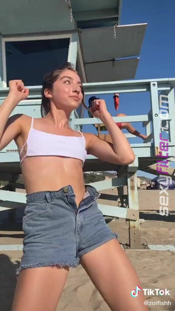 Sexy Zoi Lerma In White Crop Top At The Beach Sexyfilter Com