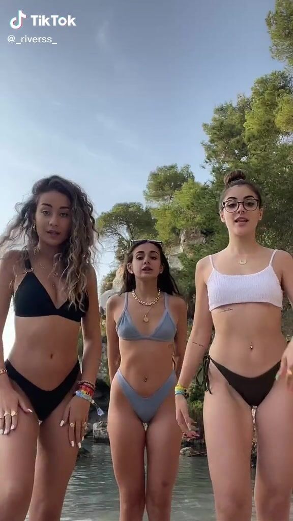 Elegant Marina Riverss In Bikini At The Beach Sexyfilter elegant-marina-riverss-in-bikini-at-the-beach-sexyfilter